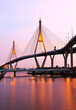 Foto: Bhumibol Bridge under twilight, Bangkok, Thailand Bhumibol Bridge under twilight, Bangkok, Thailand