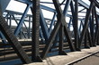 Schienen und Brücke