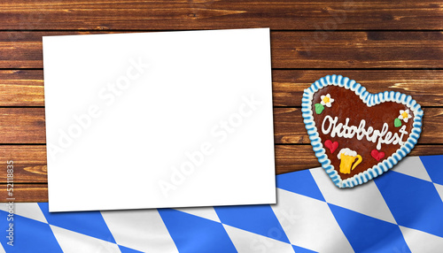 Photo: Banner Oktoberfest auf Holz mit Fahne und Lebkuchenherz Banner Oktoberfest auf Holz mit Fahne und Lebkuchenherz