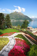 giardino fiorito a Faggeto Lario - lago di Como