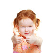 girl shows fingers