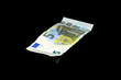 5 Euro Geldschein, schräg liegend, Spiegelung