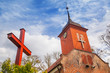 Foto: Small cottage church in the summer scenery, Poland Small cottage church in the summer scenery, Poland