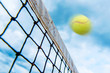 Foto : Tennis ball over the net Tennis ball over the net