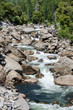 fiume nello Yosemite National Park in California