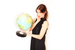 Foto: junge Frau mit Globus junge Frau mit Globus