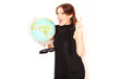 Foto: junge Frau mit Globus junge Frau mit Globus