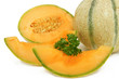 melon entier demi et  deux parts fond blanc zoom