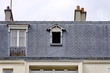 Foto: fenêtre ouverte dans les toits. fenêtre ouverte dans les toits.