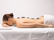 Hot Stone nackt Frau Wellness Massage