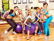 Foto: Women in aerobics class. Women in aerobics class.