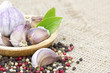 Foto: fresh garlic and spices fresh garlic and spices
