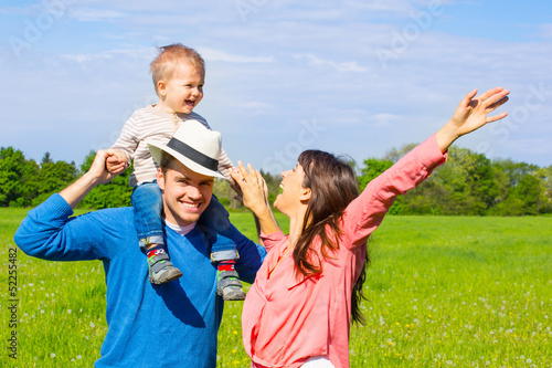 Photo: junge familie junge familie