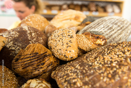 Photo: brotauswahl in der bäckerei brotauswahl in der bäckerei