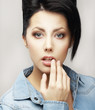 Foto: Sentimentality. Tenderness. Luxurious Gentle Woman. Sensuality Sentimentality. Tenderness. Luxurious Gentle Woman. Sensuality