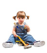 bambina con attrezzi da lavoro