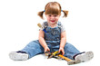 bambina con attrezzi da lavoro