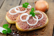 Zwiebel, Brötchen