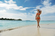 Foto: beautiful gril on beach have fun beautiful gril on beach have fun