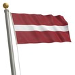 Die Flagge von Lettland flattert am Fahnenmast
