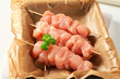 Foto: Raw chicken skewers Raw chicken skewers