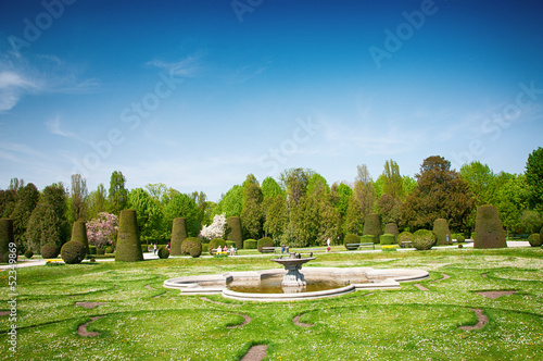 Photo: Vienna - Gardens and park of Castle Schönbrunn (Schonbrunn) Vienna - Gardens and park of Castle Schönbrunn (Schonbrunn)