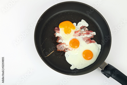 Photo: Pfanne mit Spiegelei und Speck Pfanne mit Spiegelei und Speck