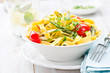 Bandnudeln mit grünem Spargel
