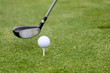 abschlag auf dem golfplatz