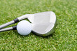 golfschläger und golfball