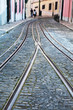 Schienen einer Seilbahn in Lissabon
