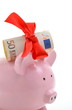 Foto: Sparschwein mit 50 Euro Sparschwein mit 50 Euro