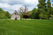Photo: Chapelle dans champ de blé Chapelle dans champ de blé