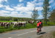 Cyclotourisme, tandémistes dans la campagne