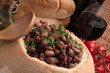 Insalata di fagioli in cestino di pane