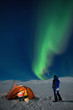 Foto: Zelt, Camper und Nordlichter im Winter Zelt, Camper und Nordlichter im Winter
