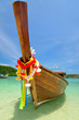 Foto: Thai traditional boats in the bay. Thailand, Phi Phi Island Thai traditional boats in the bay. Thailand, Phi Phi Island