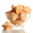 Foto: Fortune cookies in bowl, isolated on white Fortune cookies in bowl, isolated on white