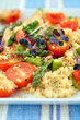 Couscous Salat mit Spargel und Tomaten