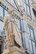 Foto: Dante statue Dante statue
