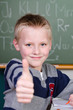 Foto: erfolgreicher schuljunge erfolgreicher schuljunge