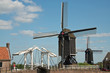Windmühlen und Zugbrücke