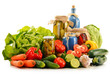 Foto: Composition with assorted organic vegetables isolated on white Composition with assorted organic vegetables isolated on white