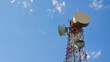 Vidéo : time lapse antenna communication tower and blue sky time lapse antenna communication tower and blue sky