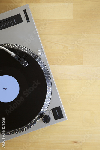 Photo: Plattenspieler mit Vinyl Plattenspieler mit Vinyl