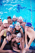 Foto: happy teen group at swimming pool happy teen group at swimming pool