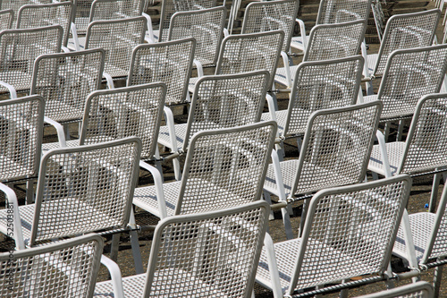 Photo: Stuhlreihen Stuhlreihen