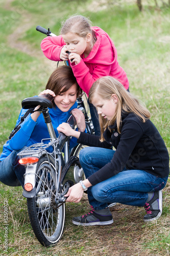 Photo: cycling family cycling family