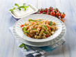 Foto: pasta with feta cheese fresh tomatoes and mint leaf pasta with feta cheese fresh tomatoes and mint leaf