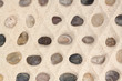 galets sur sable quadrillé